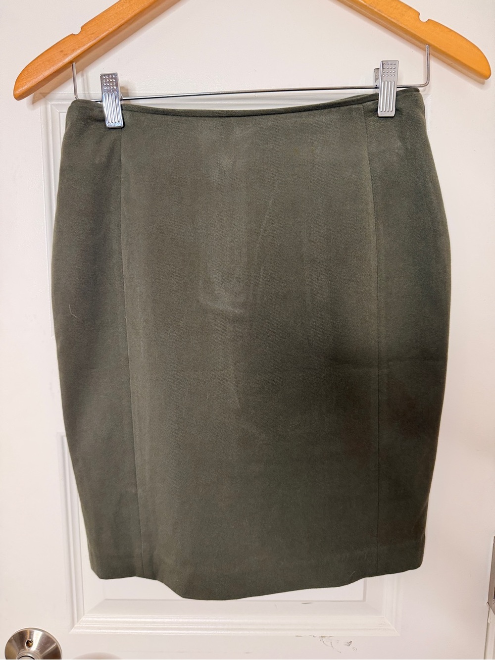 H&M Olive Green Pencil Skirt - Sleek Tailored Style